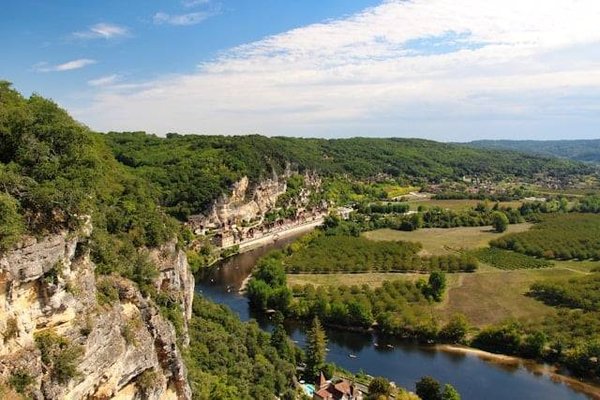 Découvrez le Charme du Camping 4 étoiles au Bugue pour des Vacances Inoubliables