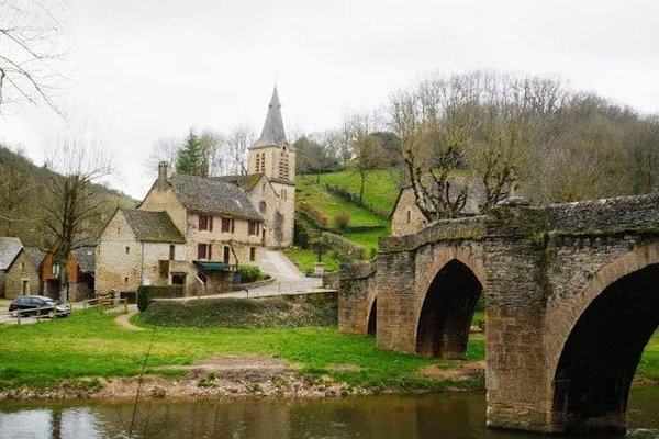 Top 10 des campings 4 étoiles dans le Lot pour des vacances inoubliables