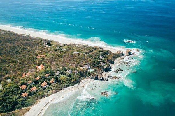 Camping 4 étoiles Île de Ré avec piscine couverte luxe