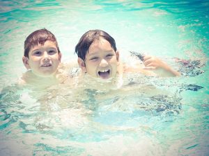 piscine camping 4 étoiles dans le Var